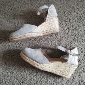 Neutral espradrilles